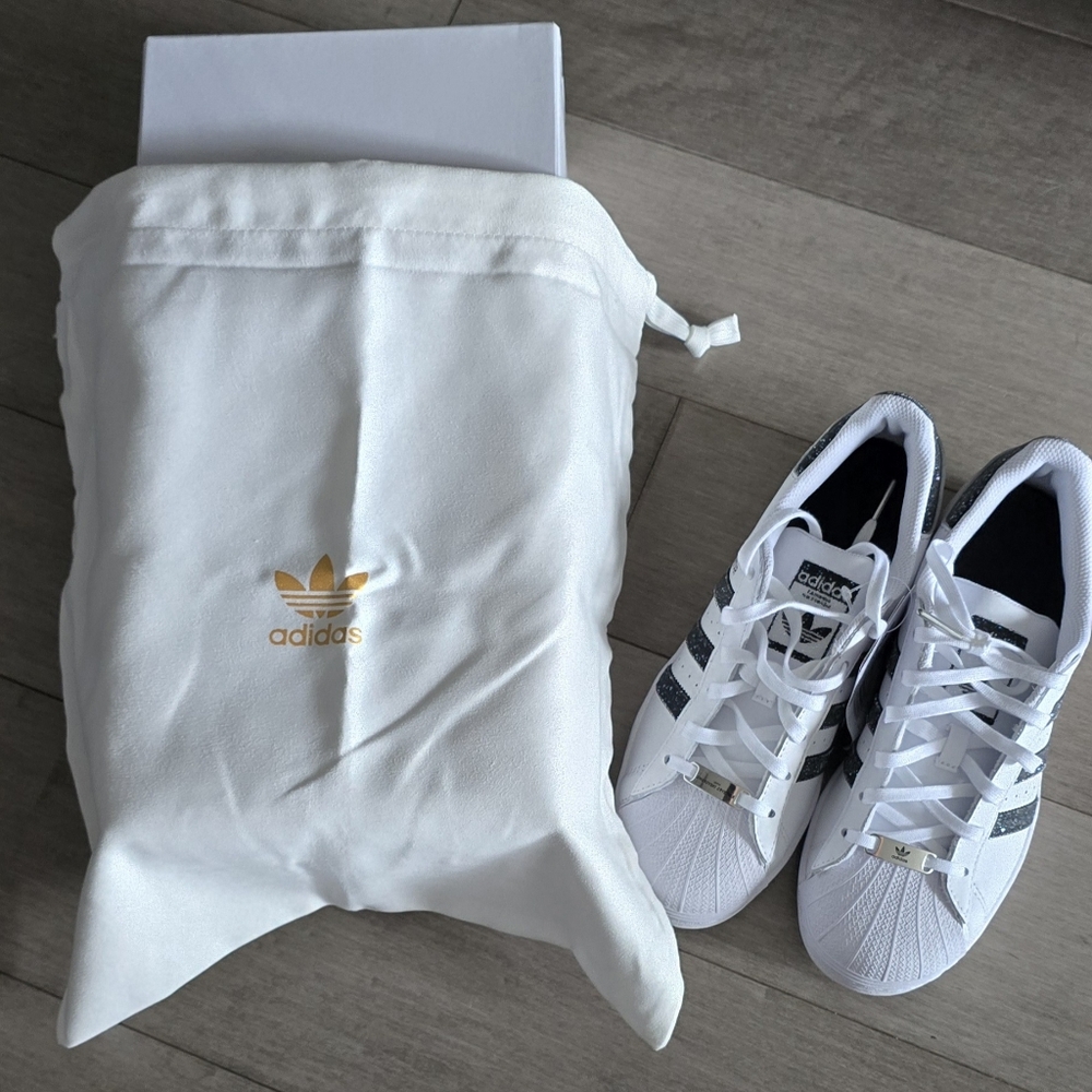 New Adidas White & Black Superstar Swarovski W Gold Logo Bag Womans Size 6 1/2